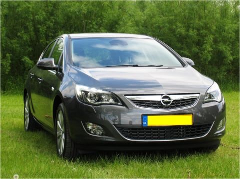 Opel Astra 1.4 Turbo Cosmo (2010)