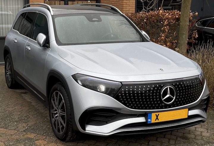 Mercedes-Benz EQB 250+ AMG Line (2024)