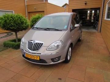 Lancia Musa 1.4 16v Oro (2008)