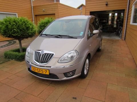 Lancia Musa 1.4 16v Oro (2008)