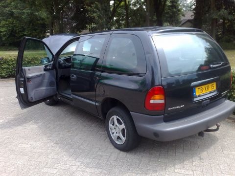 Chrysler Voyager 2.4i 16V SE (1998)