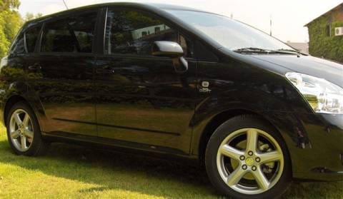 Toyota Corolla Verso 2.2 D-4D D-CAT Linea Luna (2006)