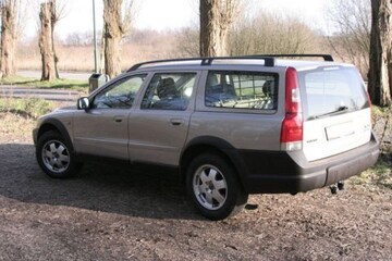 Volvo XC70 2.5 T AWD (2003)