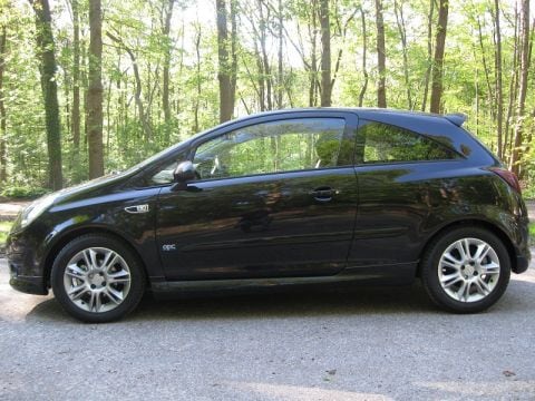 Opel Corsa 1.4-16V Cosmo (2010)