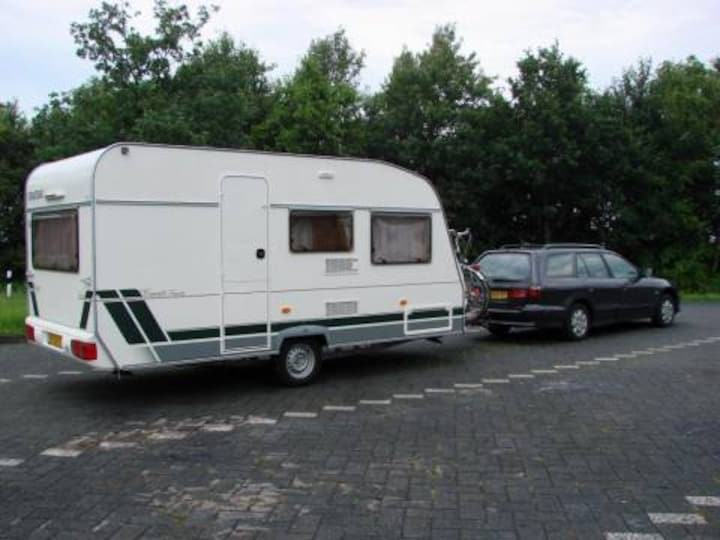 Mitsubishi Galant Station Wagon 2.0 GLXi (2001)