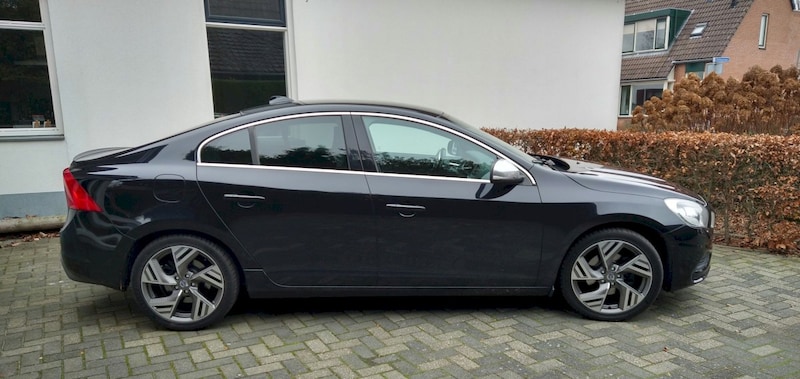 Volvo S60 T3 R-Design (2013)
