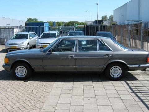 Mercedes-Benz 500 SEL (1984)