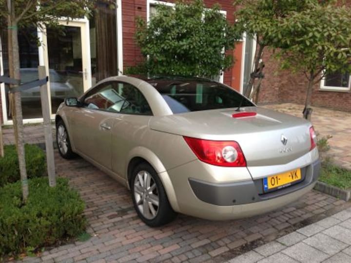 Renault Mégane C-C 2.0 16V Privilège Luxe (2005)