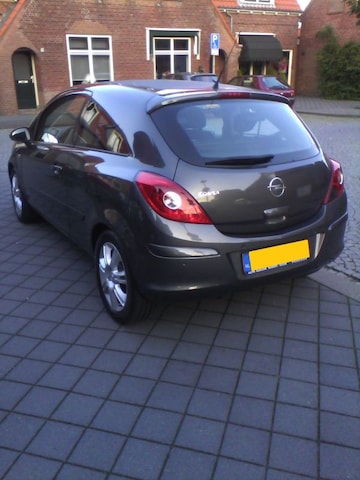 Opel Corsa 1.4-16V Cosmo (2011)