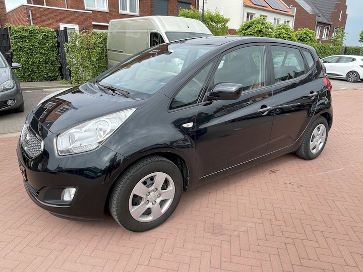 Kia Venga 1.6 CVVT X-ecutive (2010)