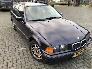 BMW 318i touring (1997)