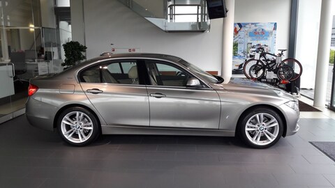 BMW 330e iPerformance