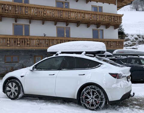 Tesla Model Y Long Range AWD