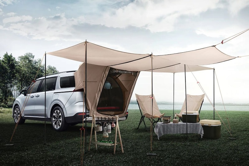 Kia Carnival Hi-Limousine en Outdoor
