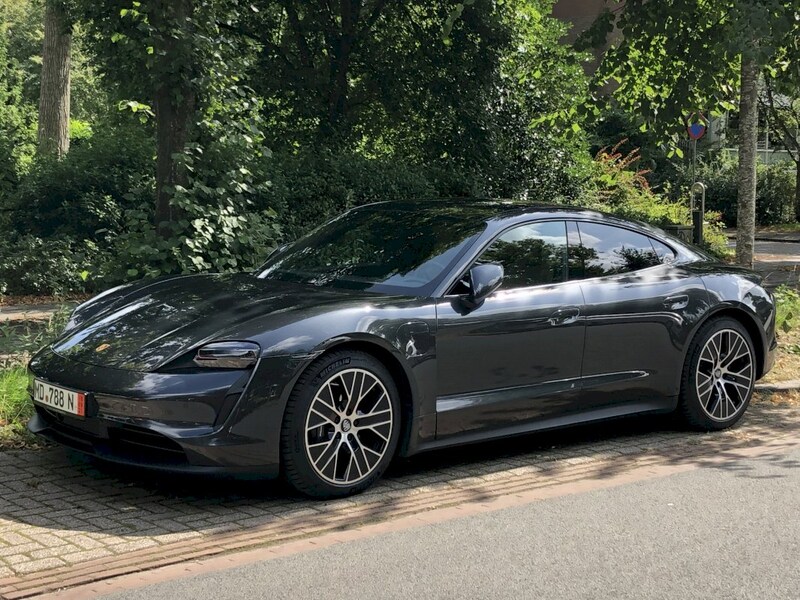 Porsche Taycan (2021)