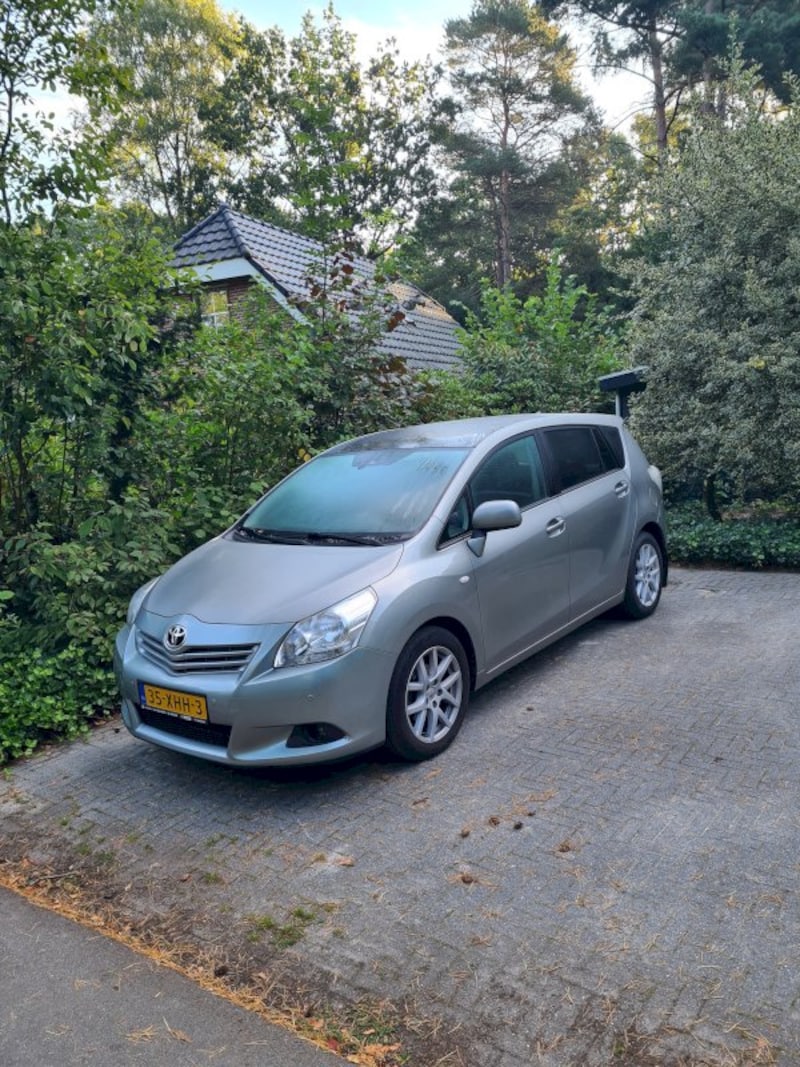 Toyota Verso 1.8 16v VVT-i Dynamic Business (2012)