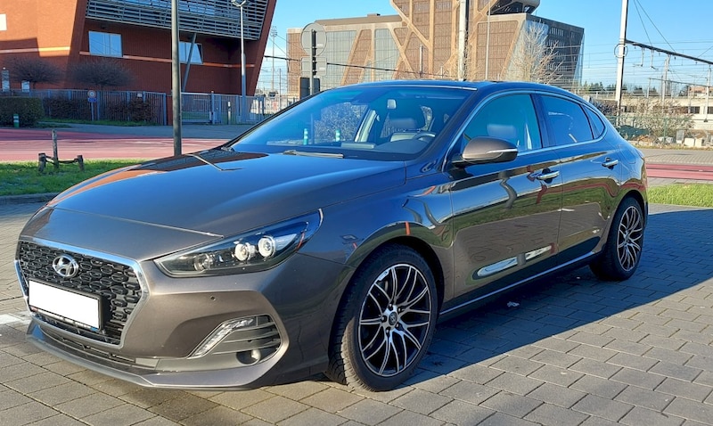 Hyundai i30 Fastback 1.4 T-GDI Premium (2018)