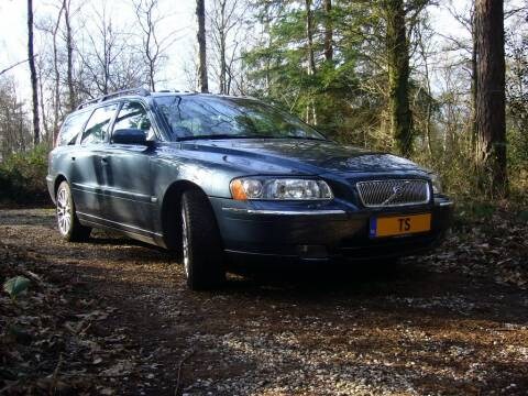 Volvo V70 2.5T Summum (2005)