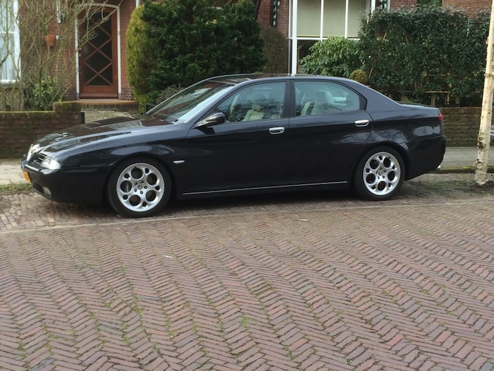 Alfa Romeo 166 3.0 V6 24V Distinctive (2003)