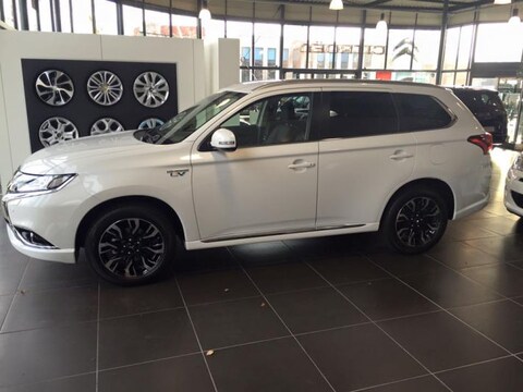 Mitsubishi Outlander PHEV Executive Edition