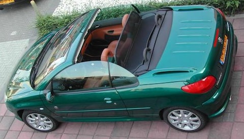 Peugeot 206 CC 2.0-16V Roland Garros (2003)