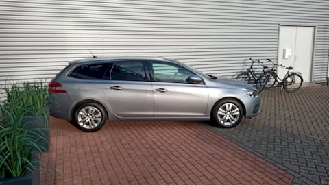 Peugeot 308 SW Blue Lease Executive 1.2 PureTech 110