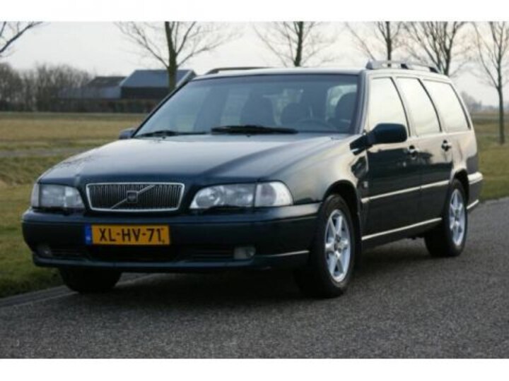 Volvo V70 2.5