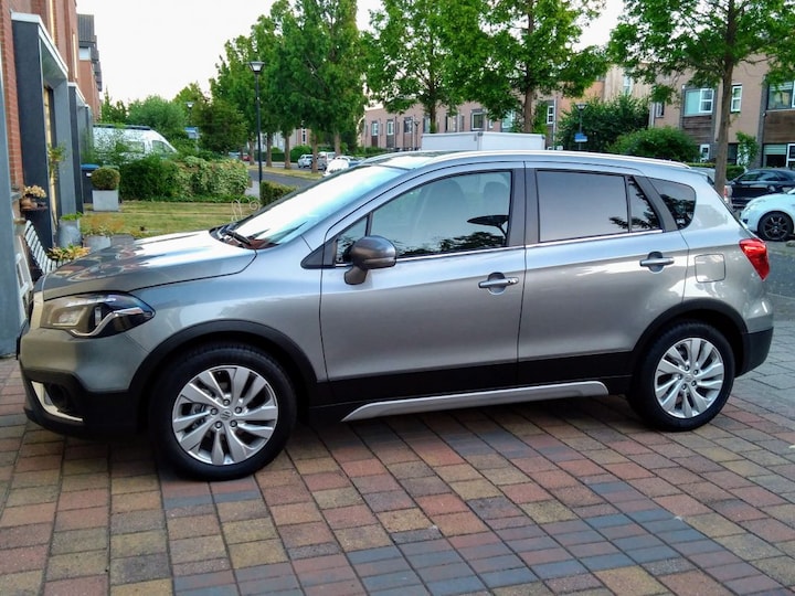 Suzuki S-Cross 1.0 Boosterjet Exclusive (2018)