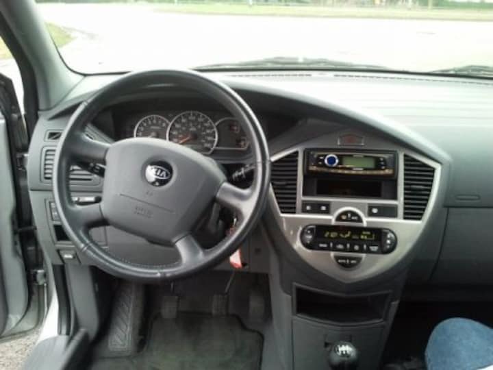 Kia Carens 2.0 CVVT EX (2005)