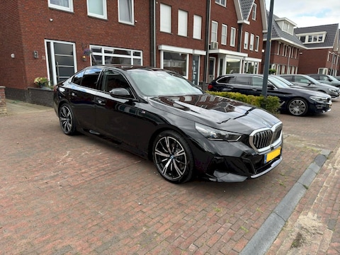 BMW 530e (2024)