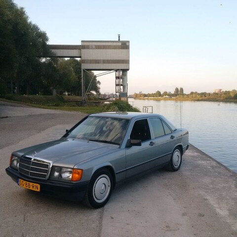 Mercedes-Benz 190 E