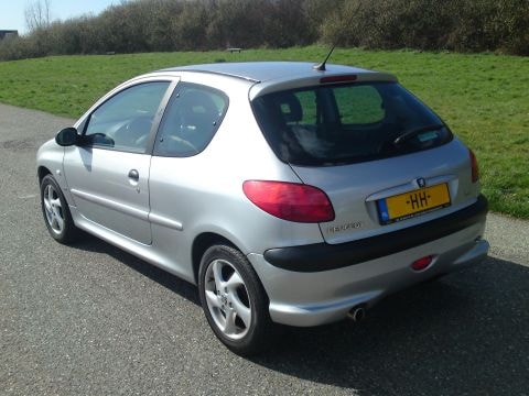 Peugeot 206 XS 1.6-16V (2001)