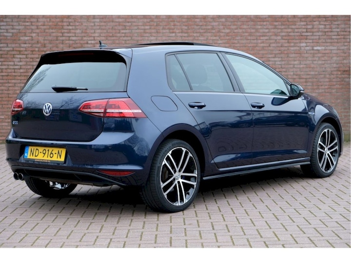 Volkswagen Golf 1.4 TSI GTE Connected Series (2016)
