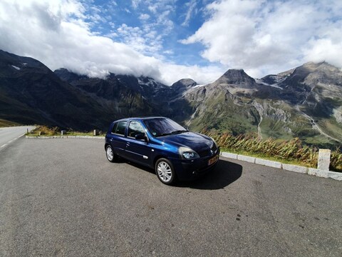 Renault Clio 1.6 16V Initiale