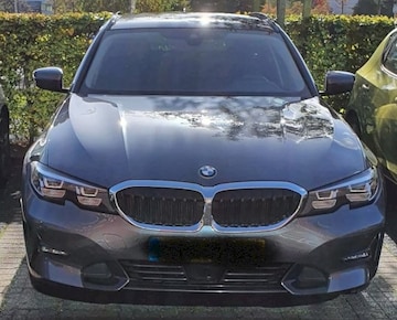 BMW 330i Touring (2020)
