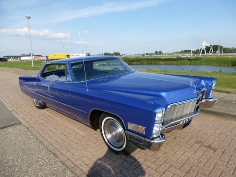 Cadillac Sedan de Ville