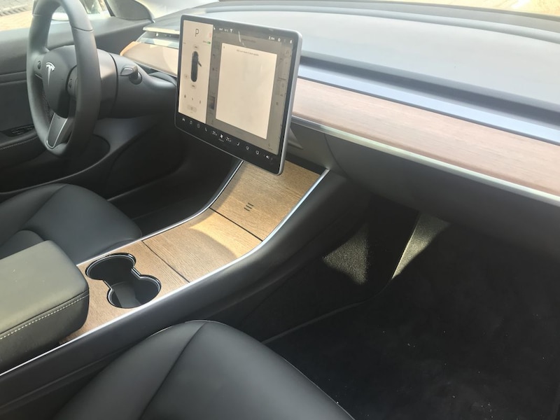 Tesla Model 3 interieurverlichting - Tesland