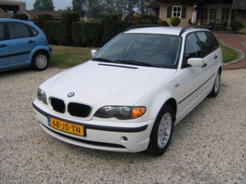 BMW 318d touring (2002)