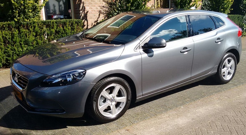Volvo V40 D2 Summum (2015)