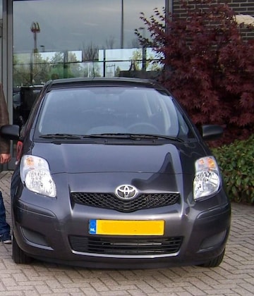 Toyota Yaris 1.0 12v VVT-i Cool (2010)