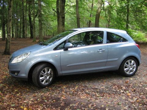 Opel Corsa 1.0-12V Enjoy (2006)