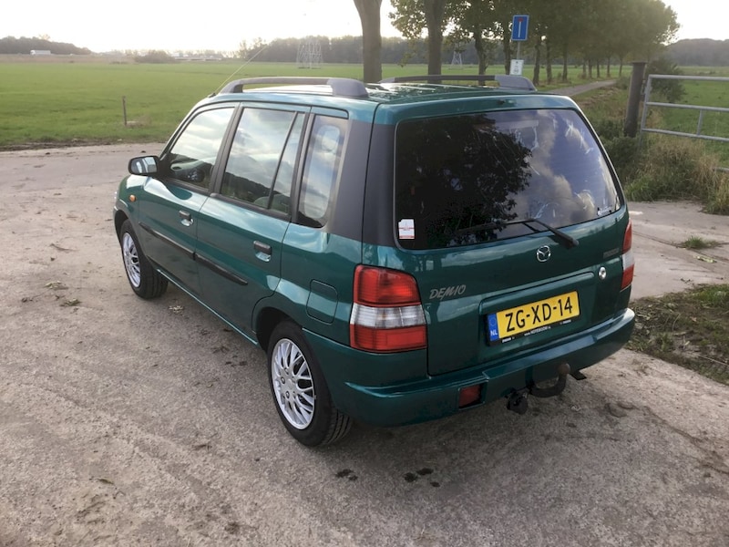 Mazda Demio 1.3 LX (1999)