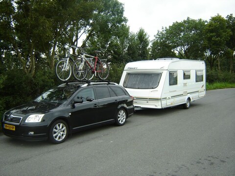 Toyota Avensis Wagon 2.2 D-4D Luna (2006)