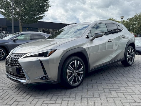 Lexus UX 300h Luxury Line