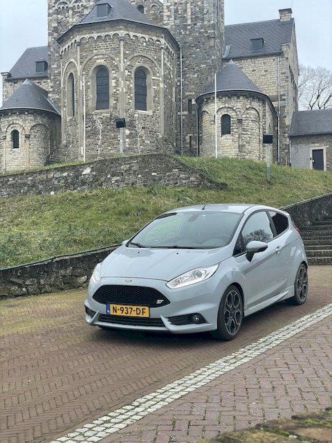 Ford Fiesta 1.6 EcoBoost ST2 (2016)