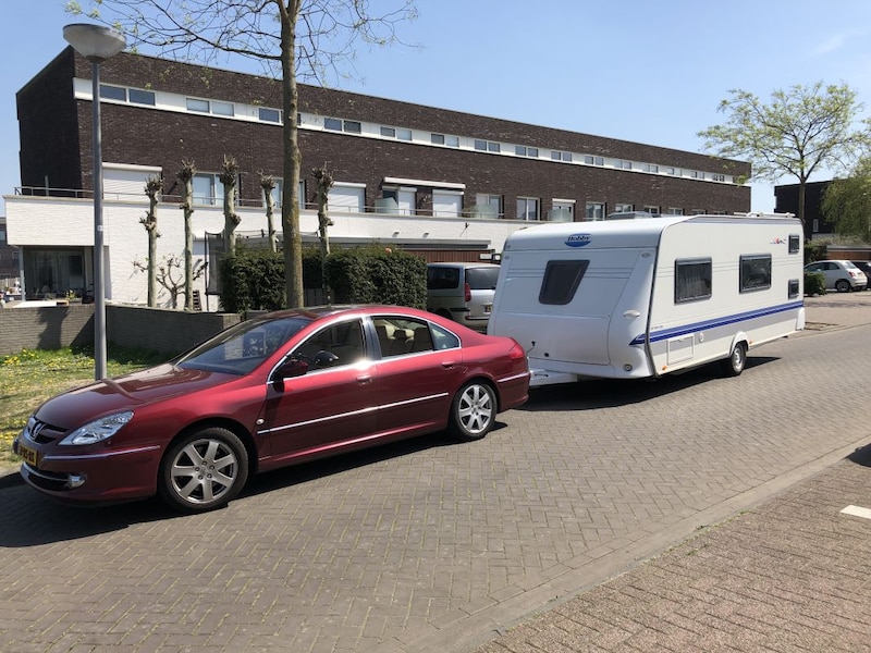 Peugeot 607 2.7-24V V6 HDiF Executive (2005)