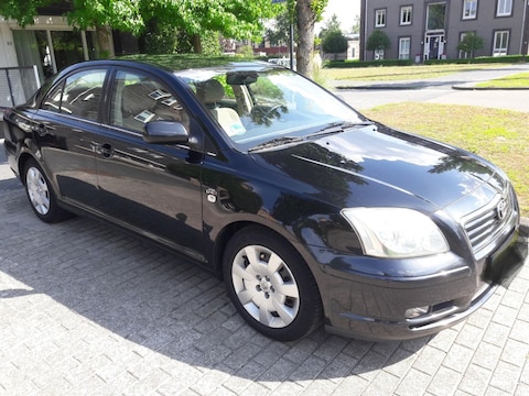 Toyota Avensis 2.0 D-4D Linea Sol (2005)