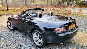 Mazda MX-5 1.8 Touring (2007)