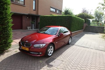 BMW 320i Coupé High Executive (2011)