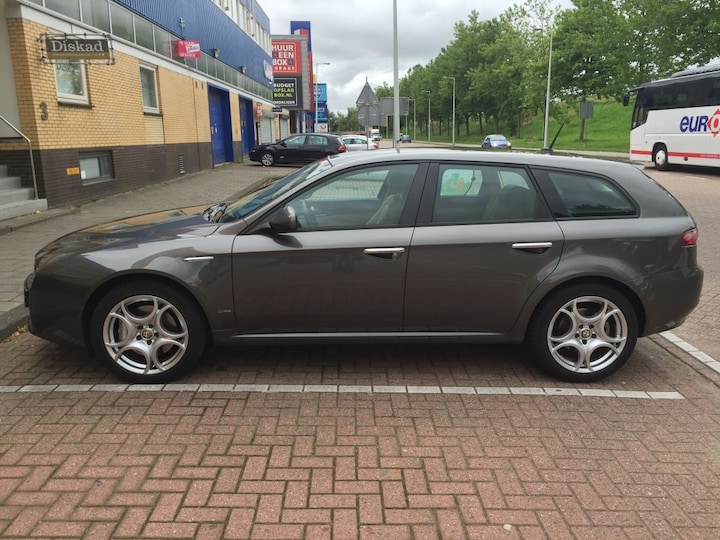 Alfa Romeo 159 Sportwagon 1.750 TBi Distinctive (2010)
